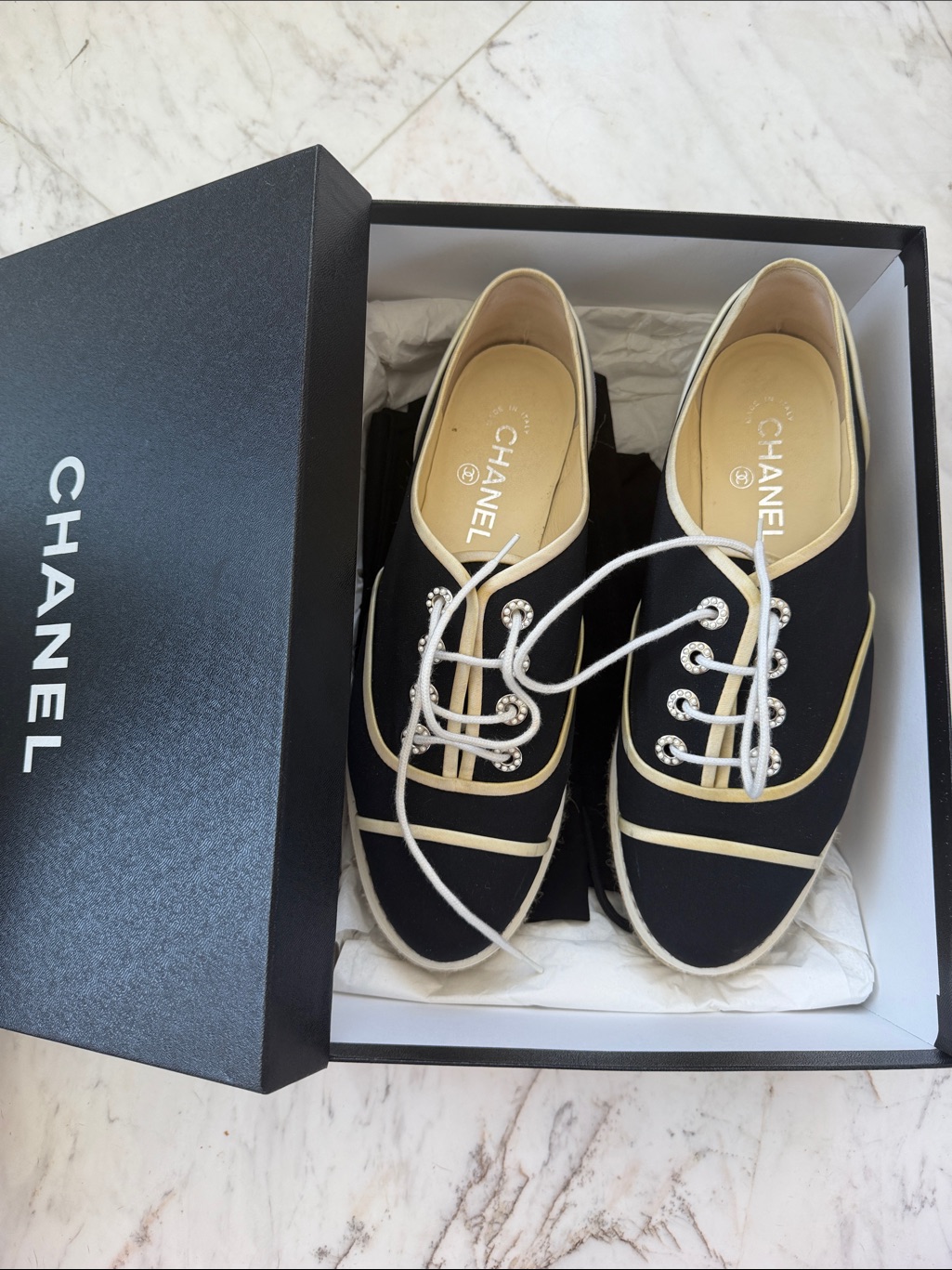 Chanel Navy Canvas Lace-Up Flats Shoes With Cream Trim And Pearls Sz40 $800